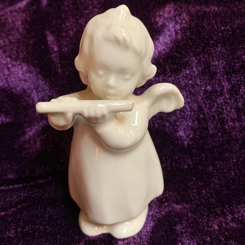 Hummel  PORCELAIN Ceramic Angel Figurine  Playing Flute SACRART